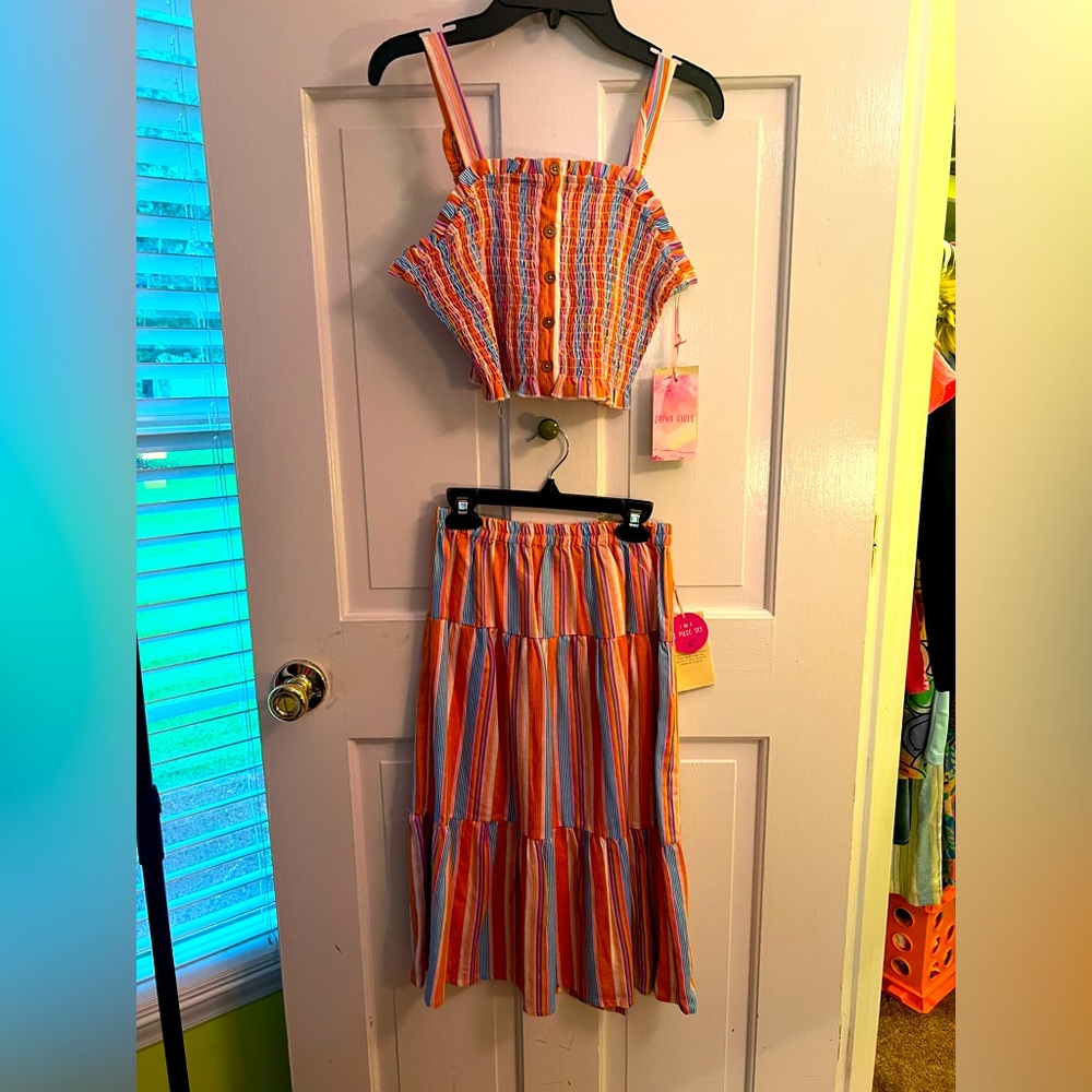 NWT Japna Girl 2-piece smocked crop top and pull on bohemian style skirt size 10